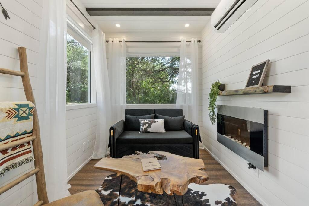 The Lonely Bull Luxury Container Home On 5 Acres 웨더포드 외부 사진