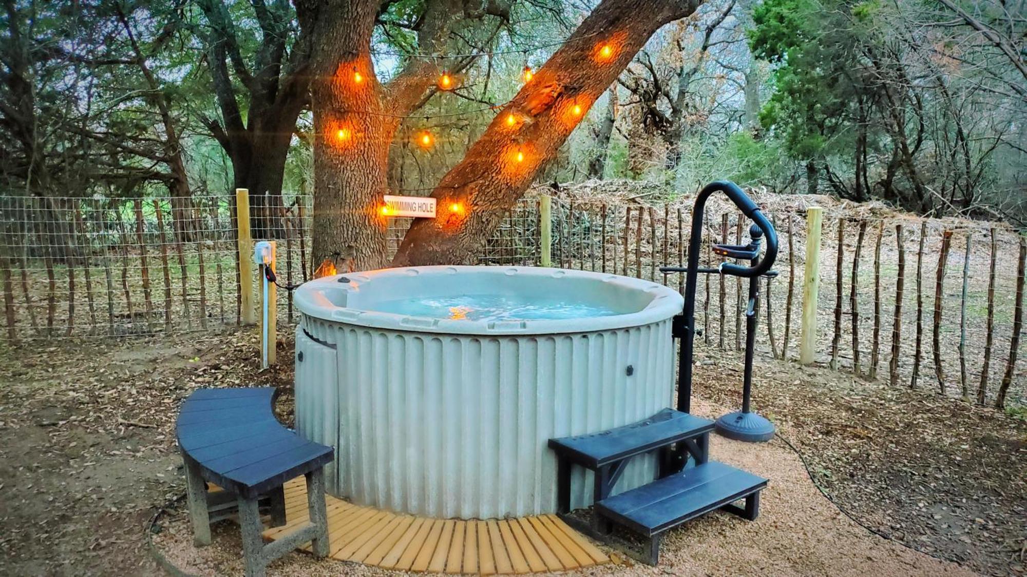 The Lonely Bull Luxury Container Home On 5 Acres 웨더포드 외부 사진